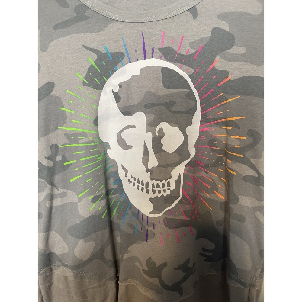 CHRLDR Grey Camo T Shirt with White Skull and Rainbow‎ Blast size XS - Picture 2 of 6